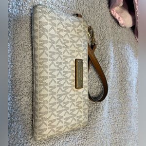 Michael Kors Wristlet